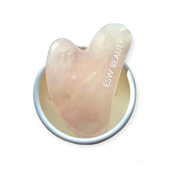 ESW beauty bundle. BRAND NEW - Picture 4 of 4